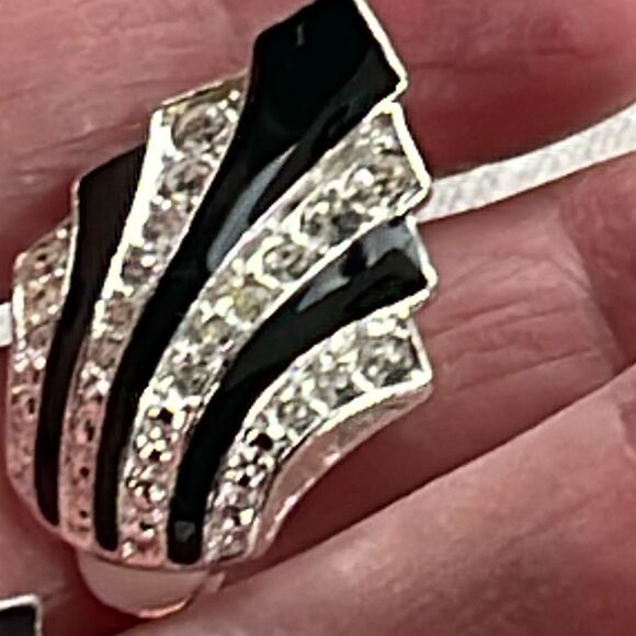 Vintage Nina Ricci Avon collab clip earrings enamel rhinestones - Picture 5 of 6